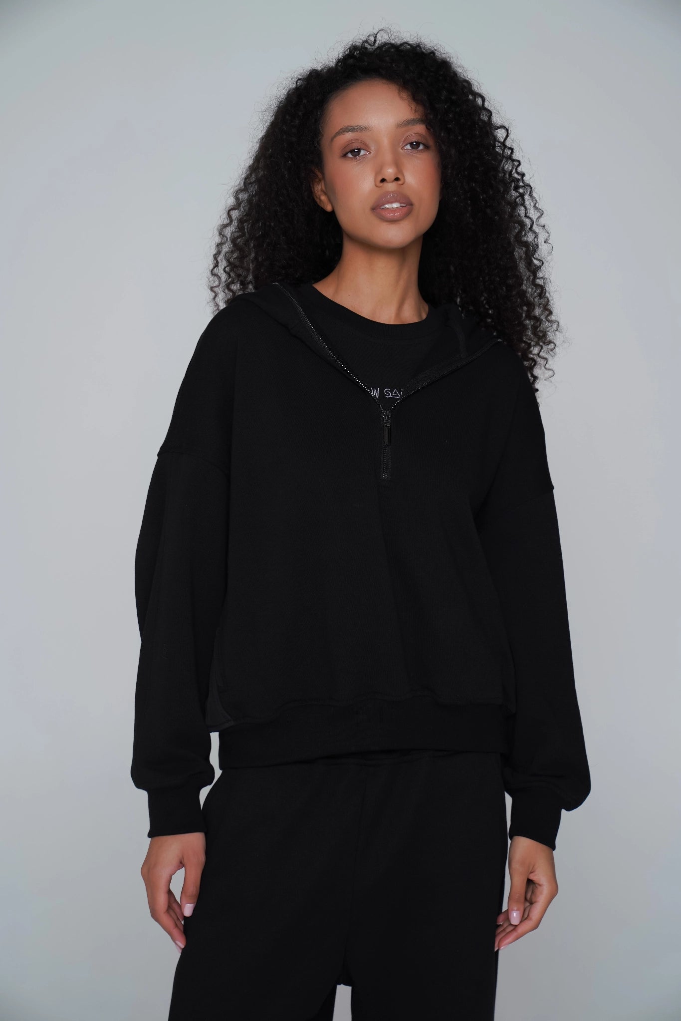 WOMEN'S MINI CROP FULL-ZIP OVERSIZED HOODIE BLACK CUSTOM