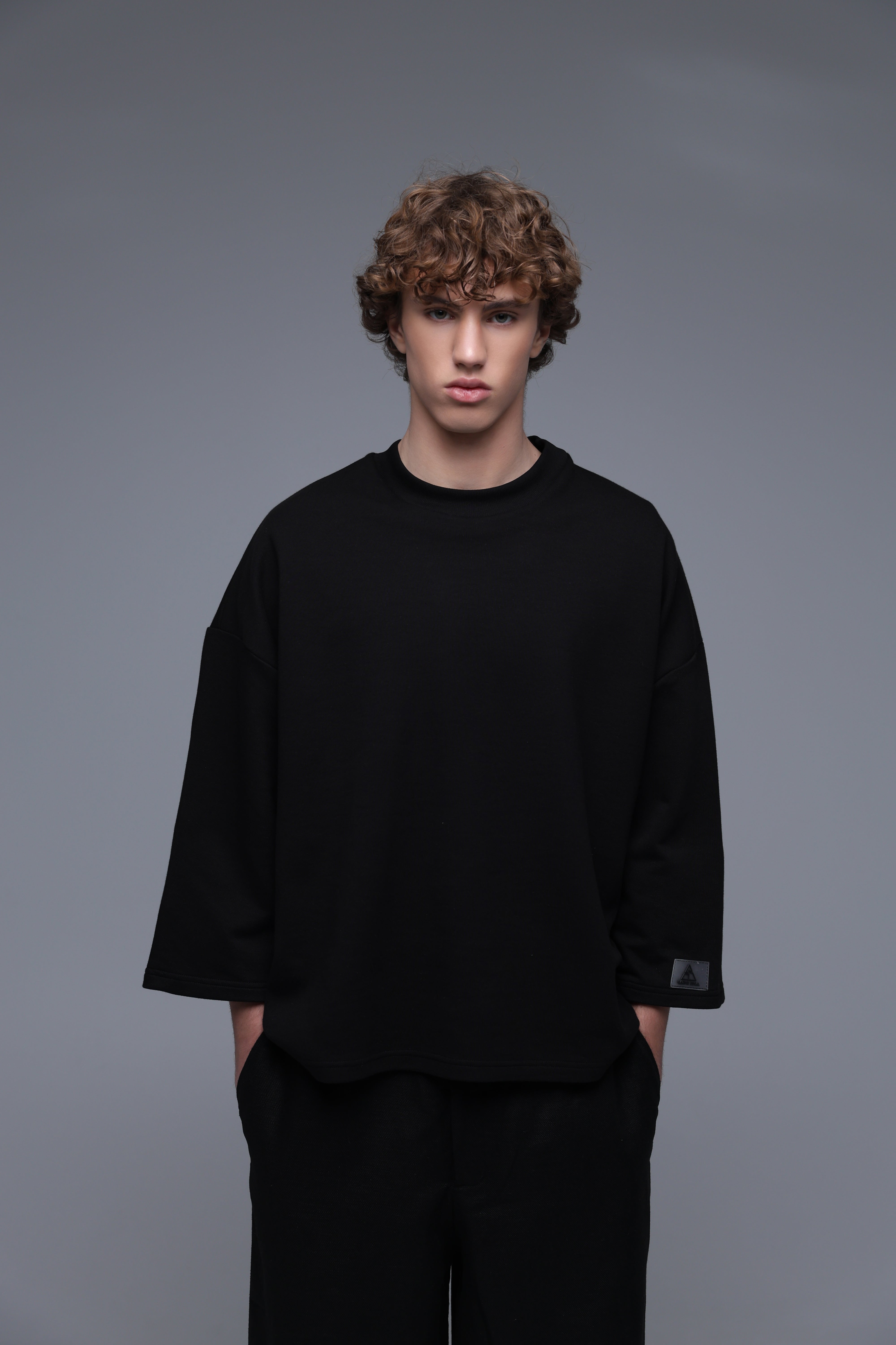BLACK CROPPED TEE premium cotton t-shirt front