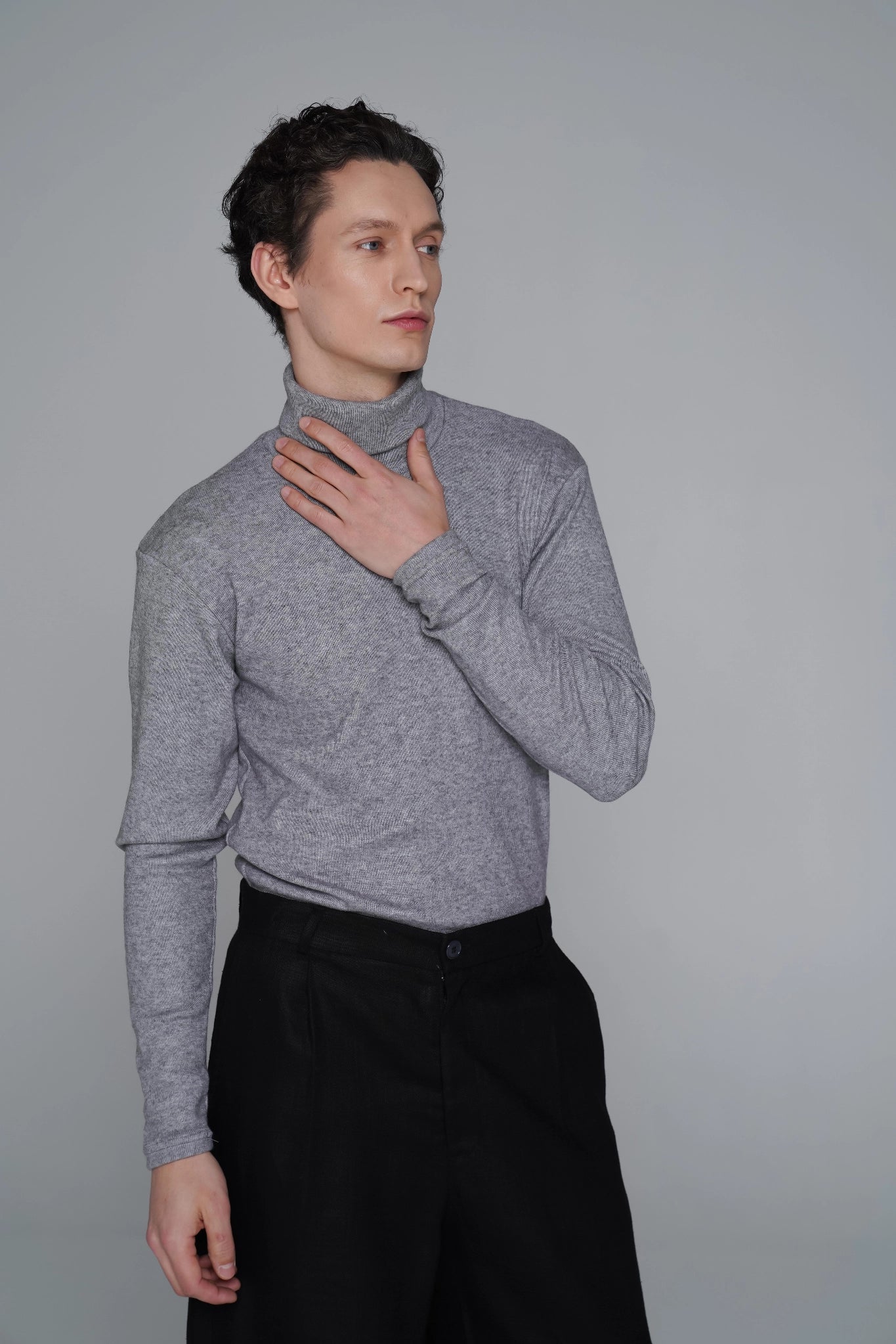 SAINT ISSA ASH GREY TURTLENECK TONE-ON-TONE back