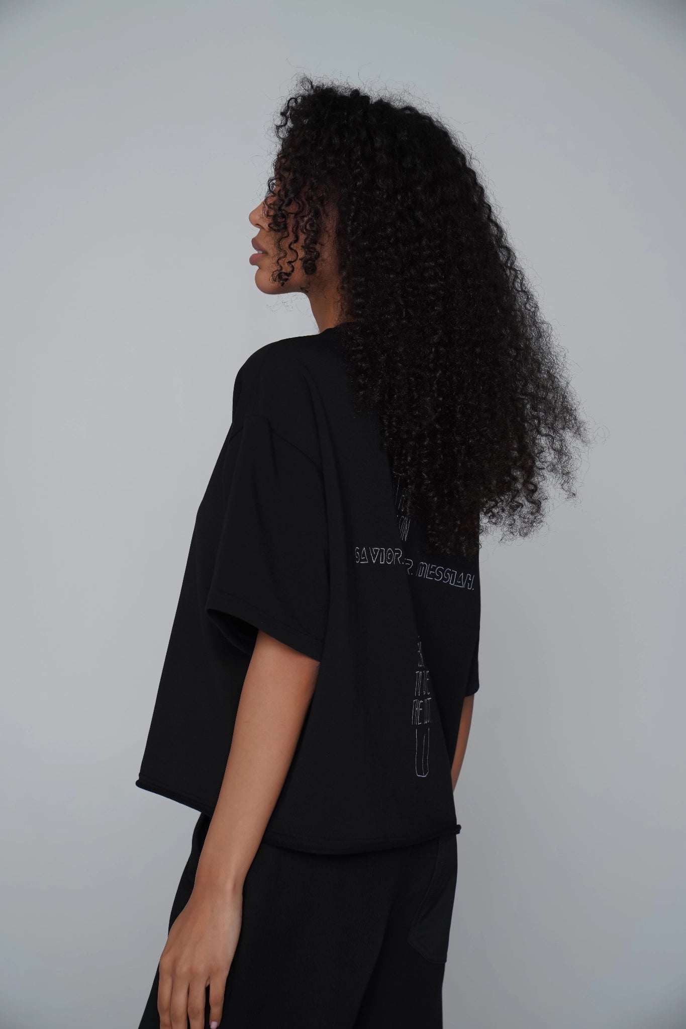 WOMEN'S OVERSIZED MINI CROP T-SHIRT BLACK side