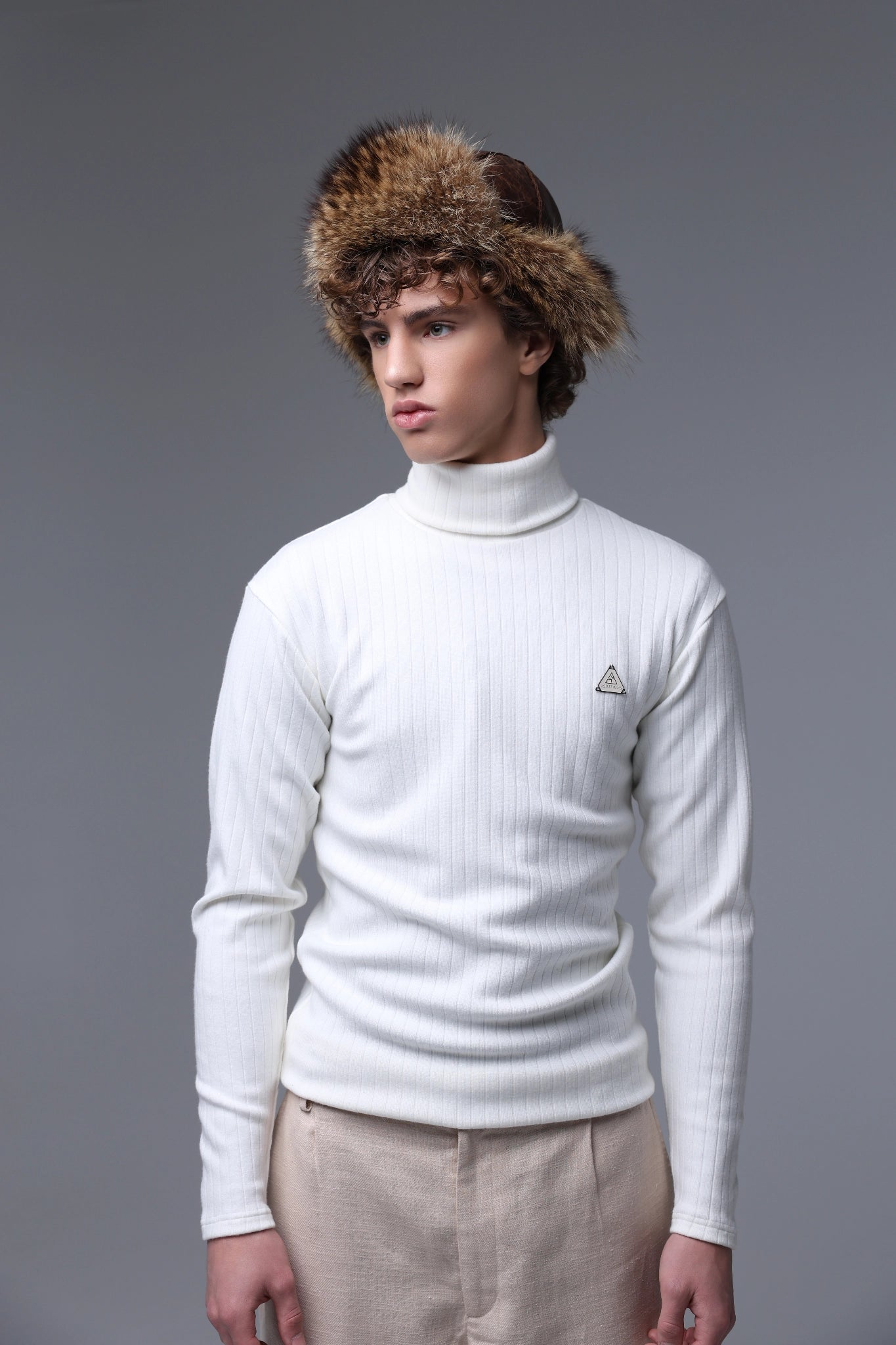 SAINT ISSA MEN'S IVORY MOCK-TOP TURTLENECK long sleeve front